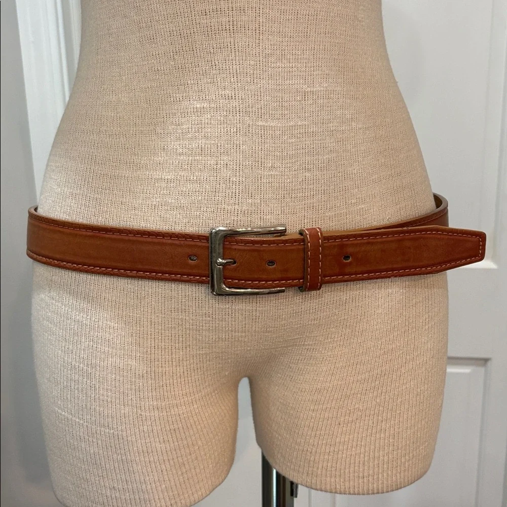 Genuine leather sz M (34-36) brown belt with silver buckle